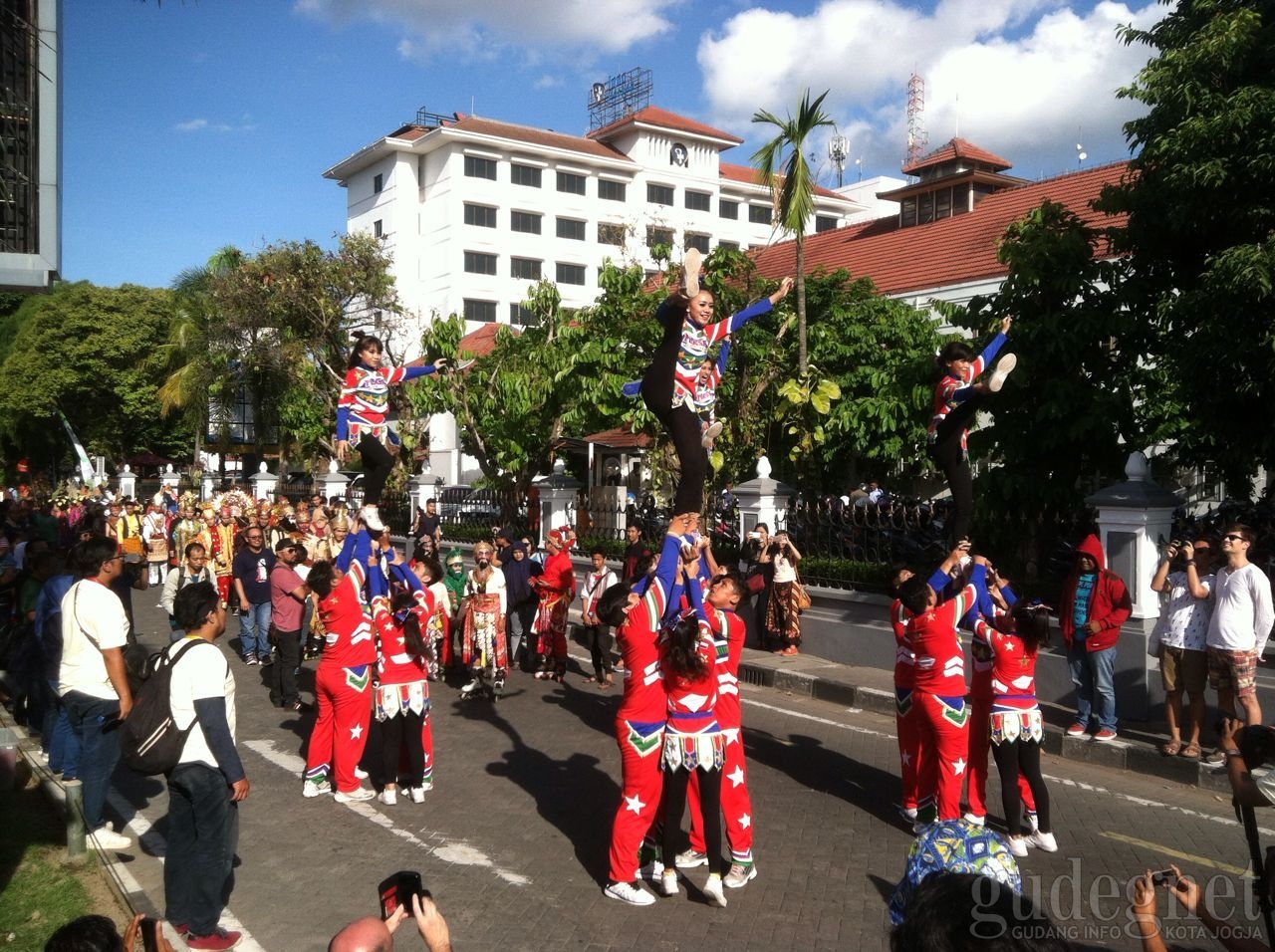 Fantastis, 1000 Orang Ramaikan Pawai FKY 2016 di Malioboro