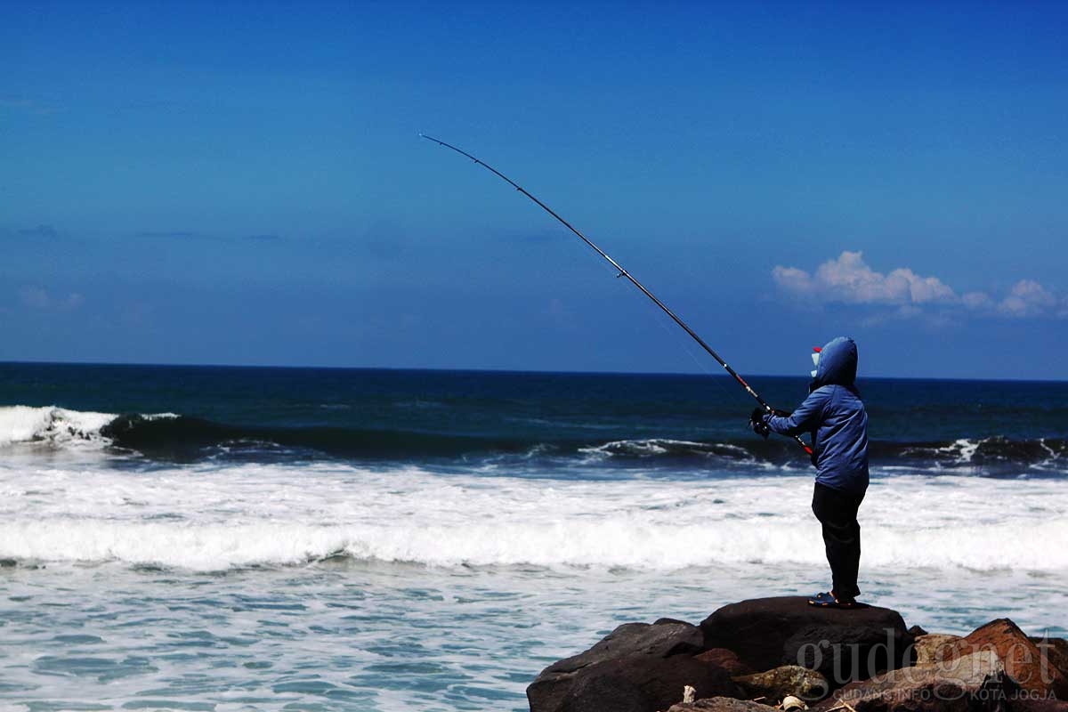 Pedagang Pantai Congot Yogyakarta Belum Berani Hidup Dari