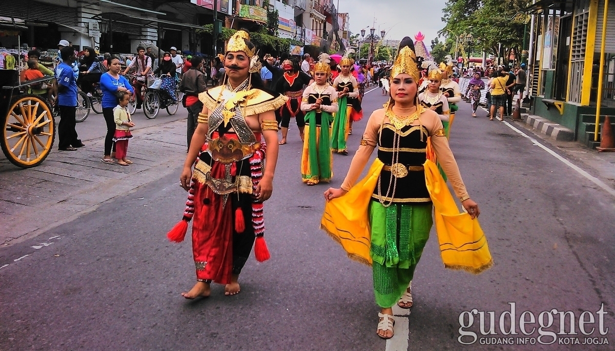 Anggaran dipangkas, Pelangi Budaya Selendang Sutera Jalan Terus