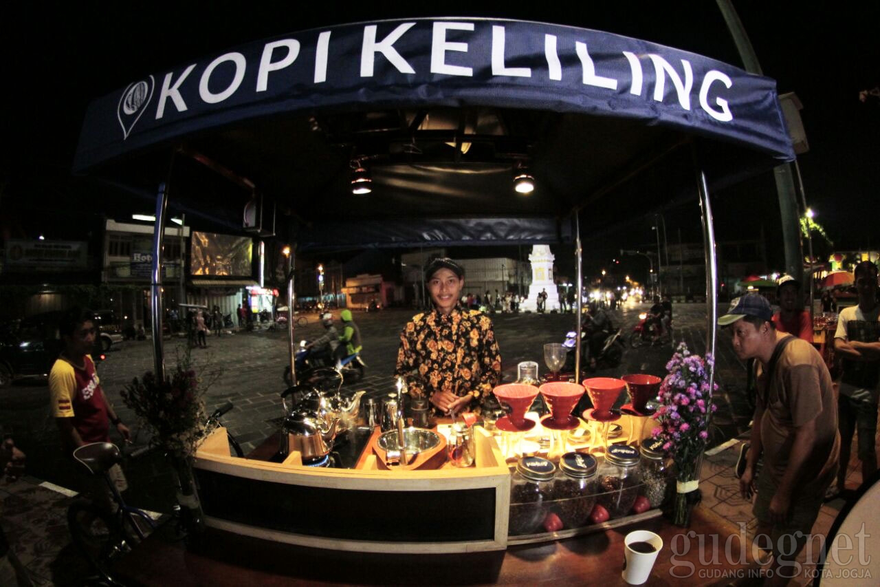 Uniknya “Koling”, Kopi Keliling ala Cafe