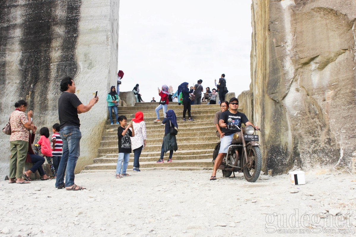 Tebing Breksi Makin Menarik Dengan Beragam Spot Foto 