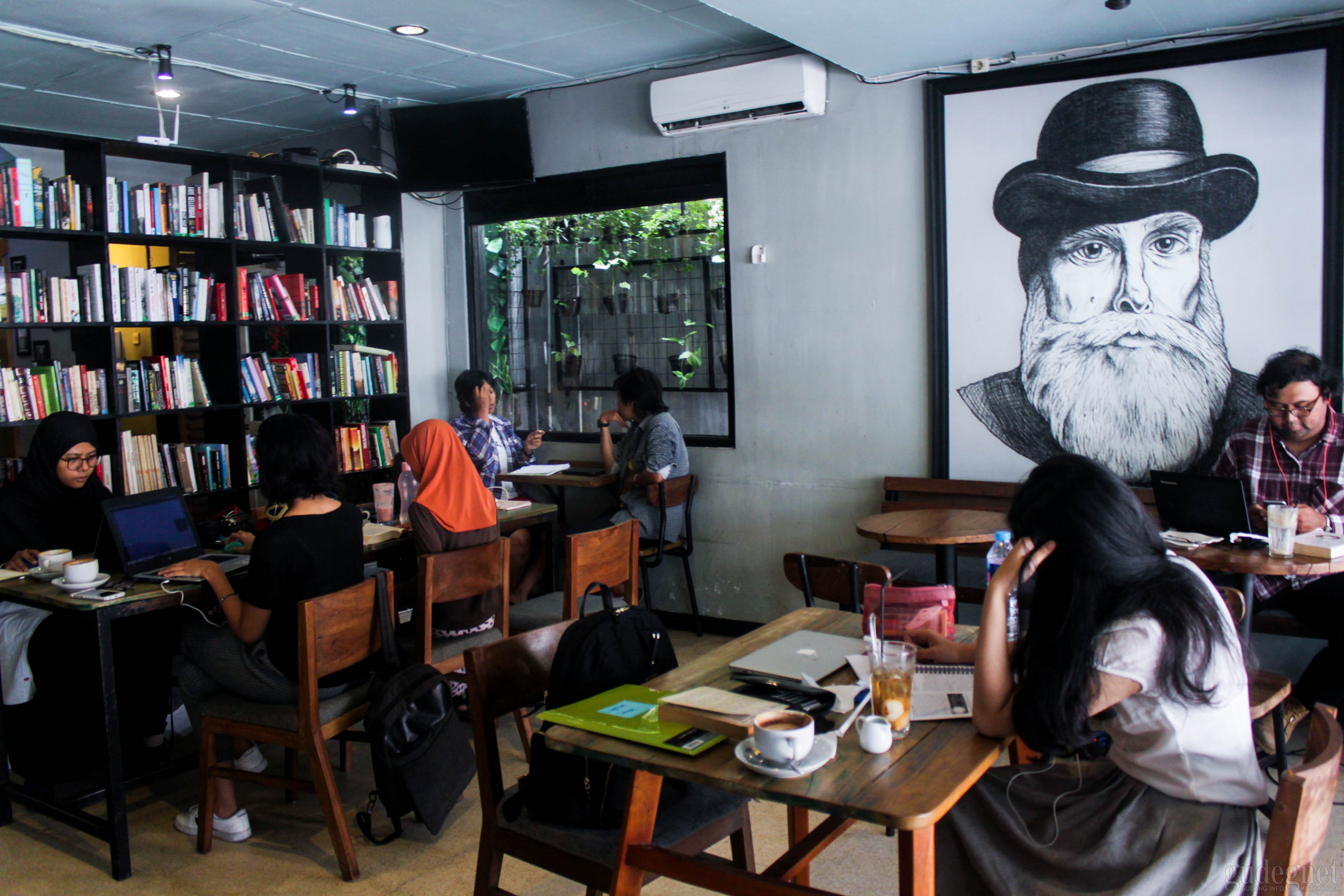 Ngopi Sambil Baca Di Blanco Coffee & Books Yogya  GudegNet