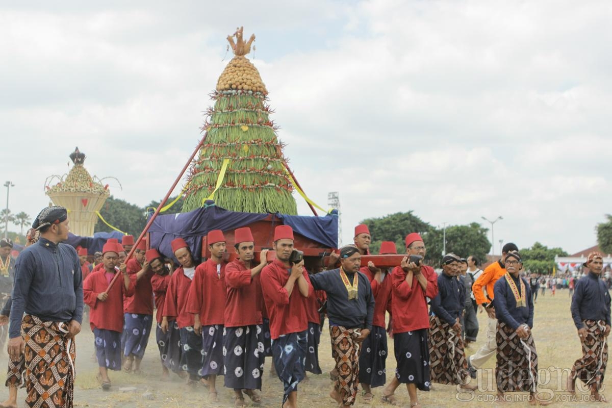 Grebeg Besar Undang Antusiasme Warga