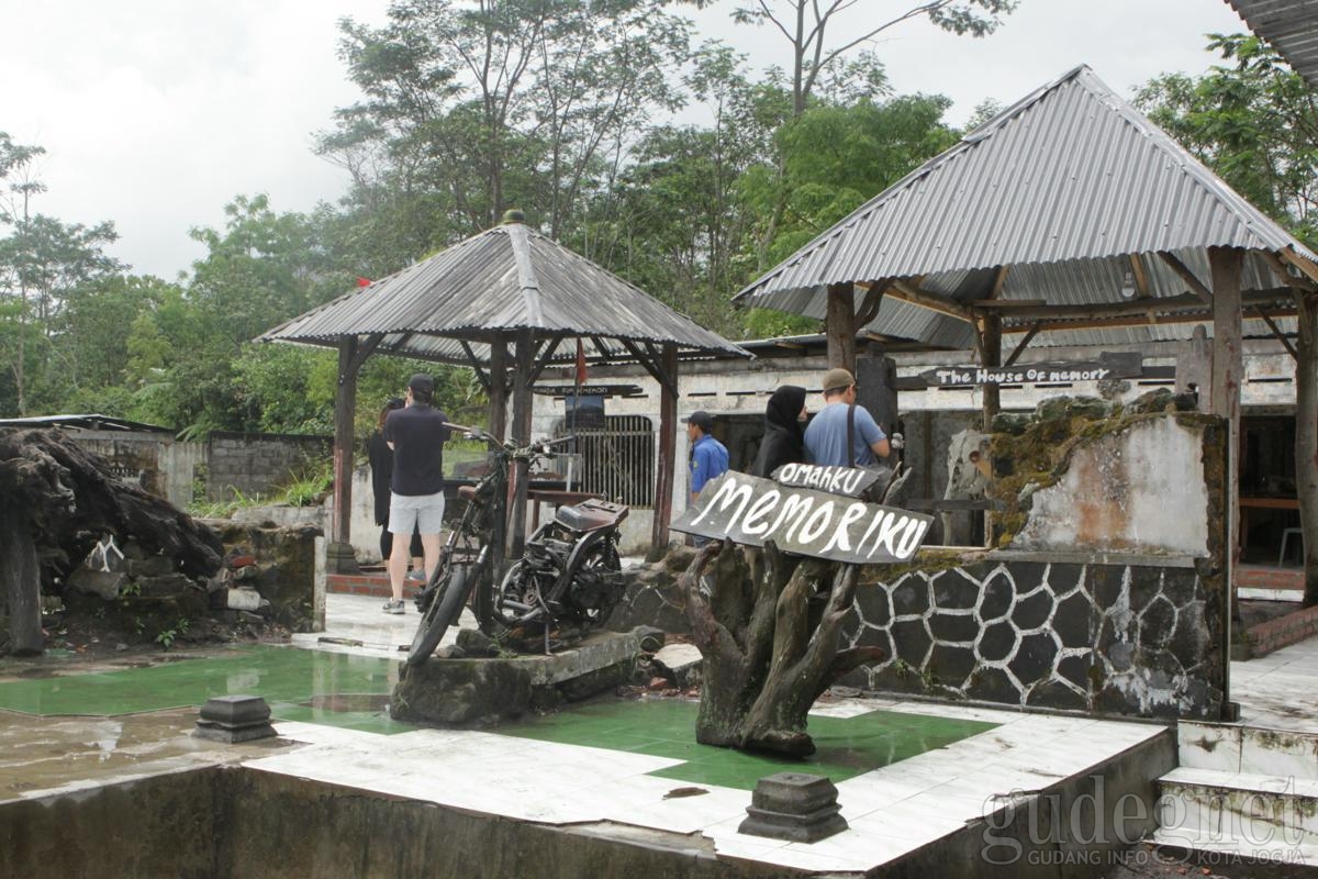 Dua Tempat untuk Mengenang Letusan Merapi 2010