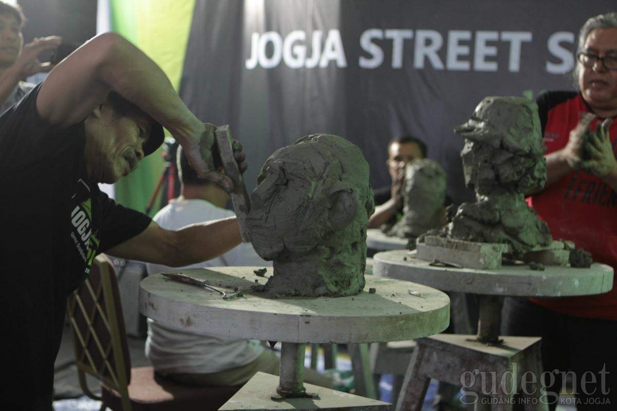 Pematung API Bertanding dalam Battle Star Sculptura