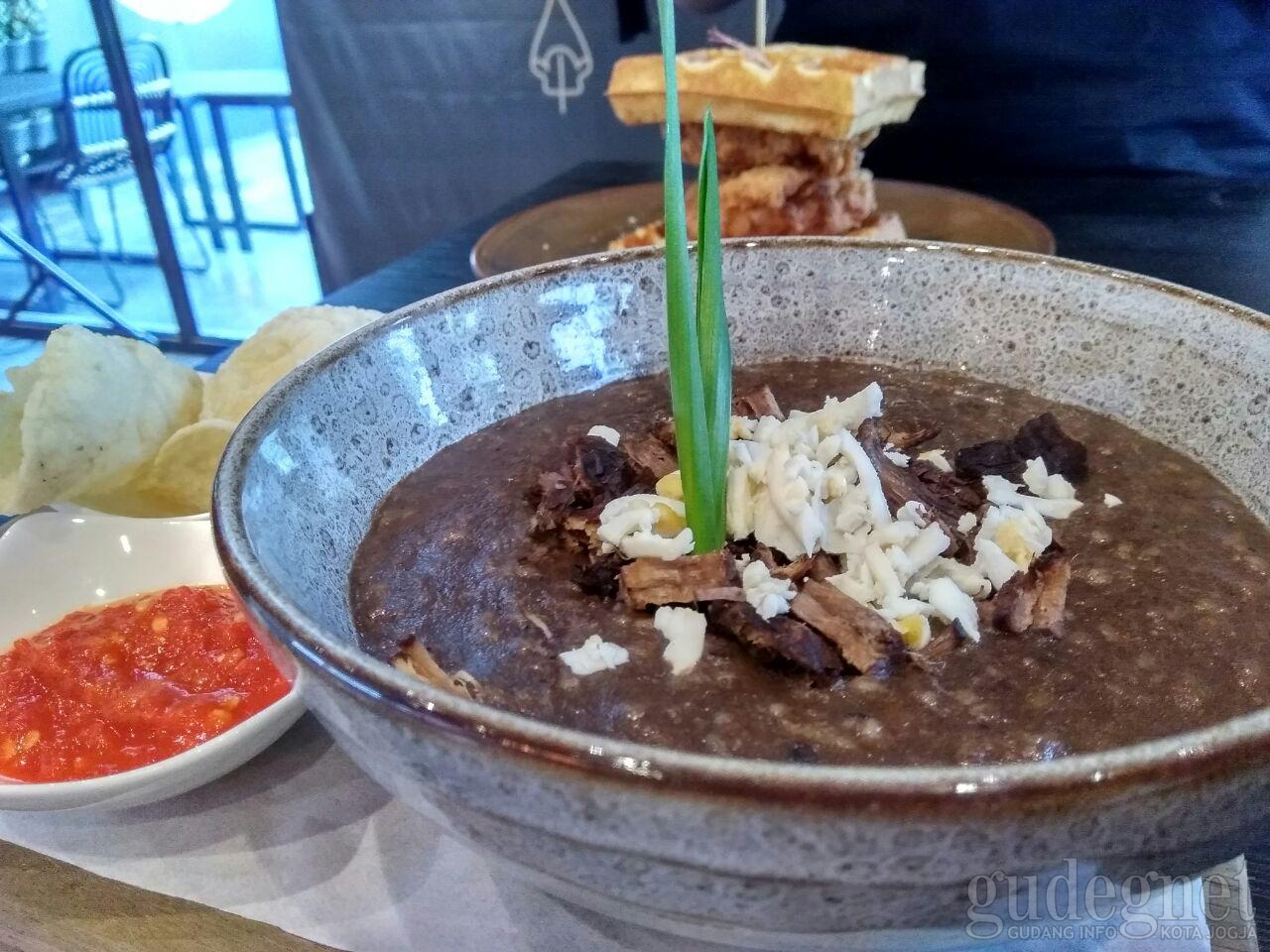 Menyantap Bubur Rawon  Bareng Superhero di Iconic Cafe Jogja