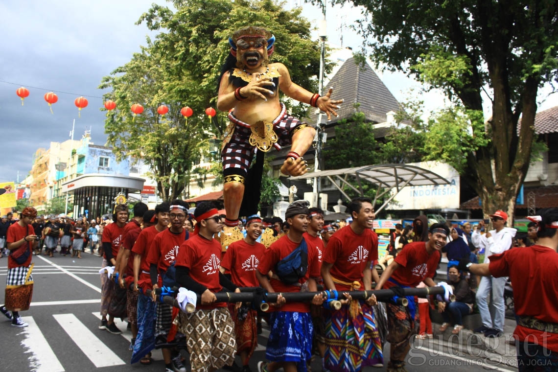 Belasan Ogoh-ogoh Diarak di Malioboro