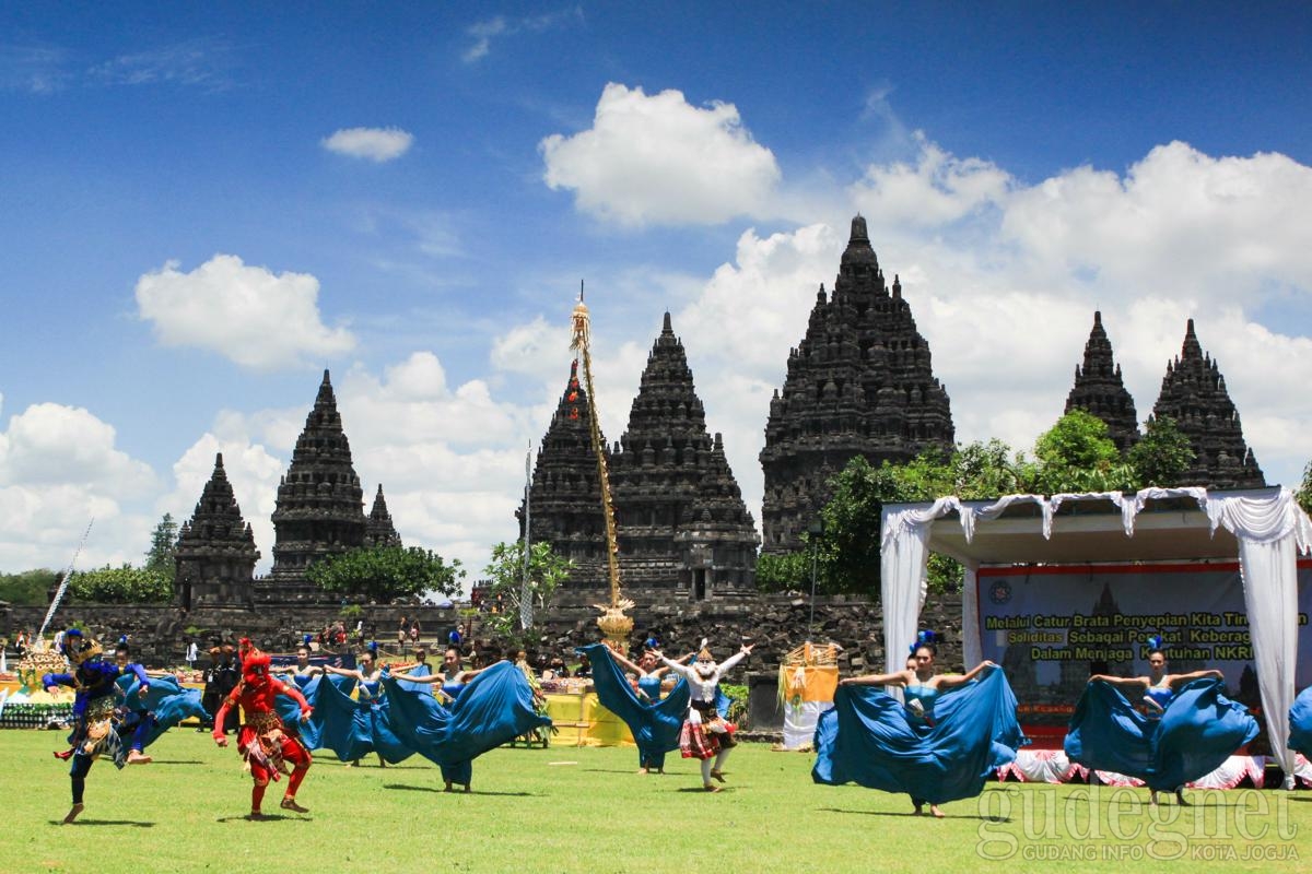 Tawur Agung Digelar di Pelataran Wisnu Mandala Candi Prambanan