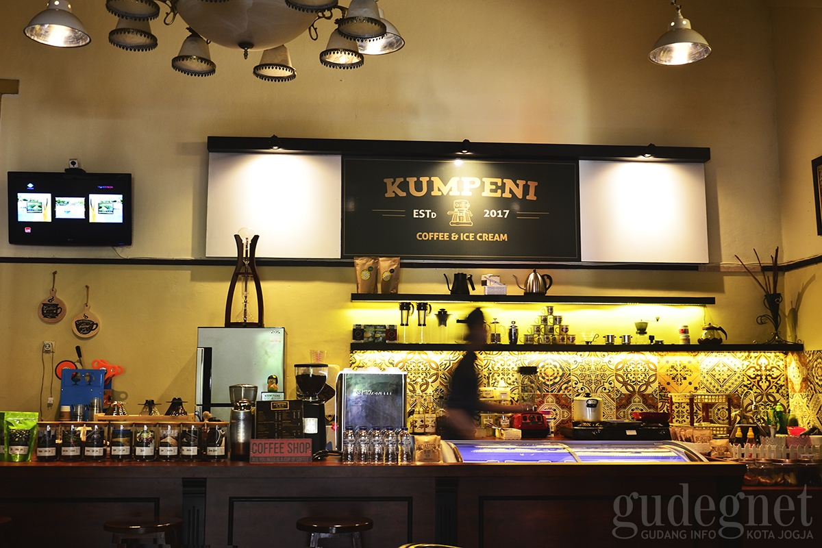 Kumpeni Coffee & Ice Cream, Ngopi A la Sinyo dan Noni