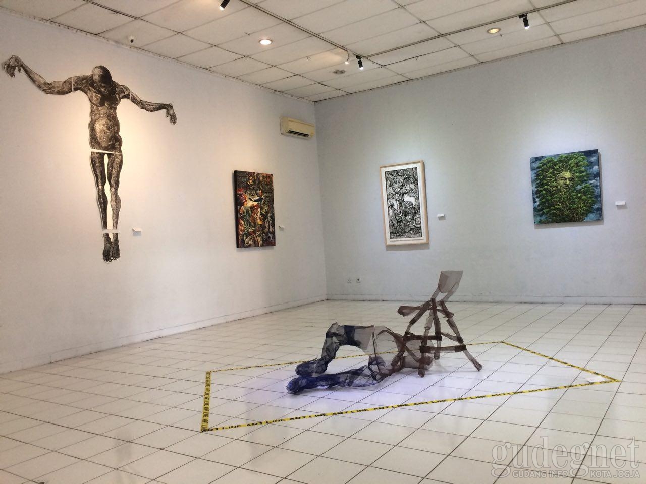Kandang Ayam Project  Gelar Pameran Drunken Broom di BBY