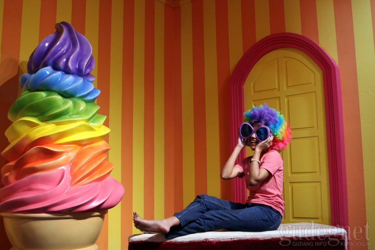 Serunya Berswafoto Sambil Menikmati Ice Cream di Ice Cream World 