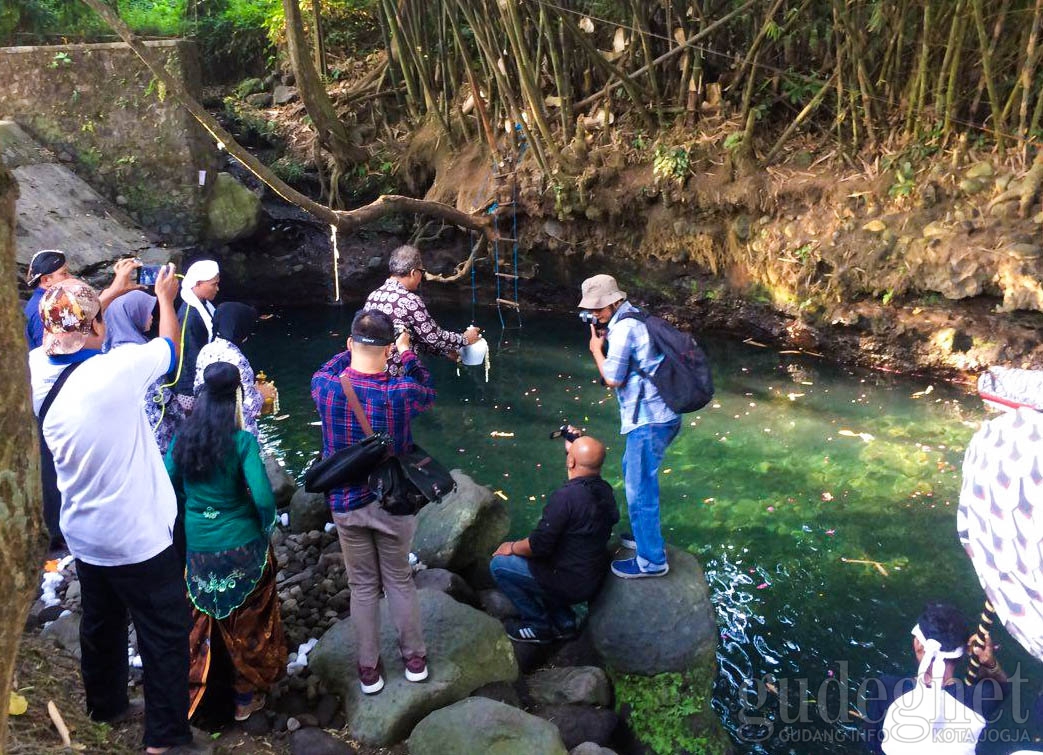 Merti Sumber Dilangsungkan di Blue Lagoon Sleman