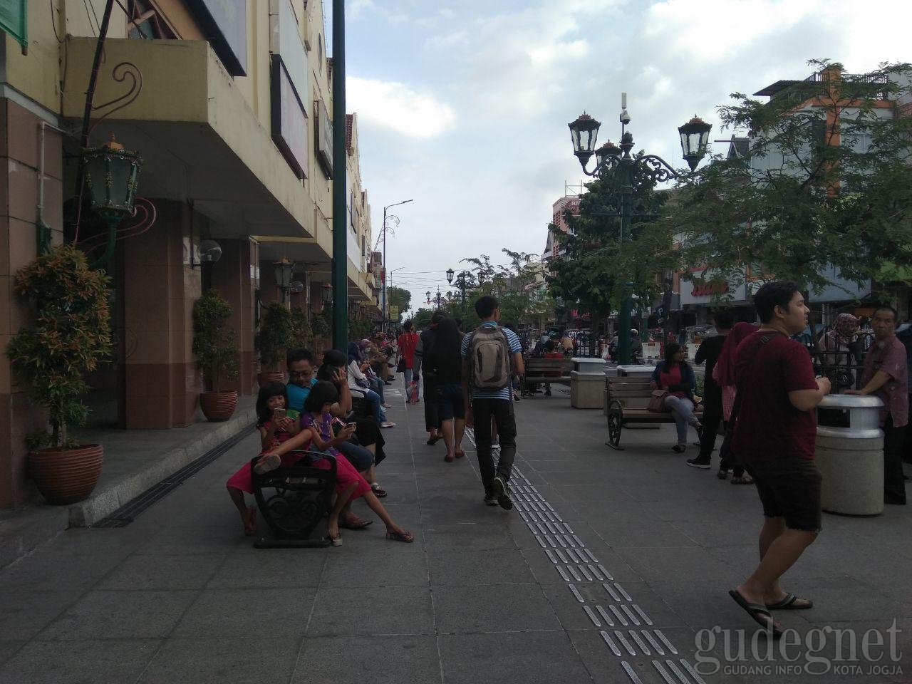 Gratis 1000 Takjil di Pedestrian Depan Malioboro Mall