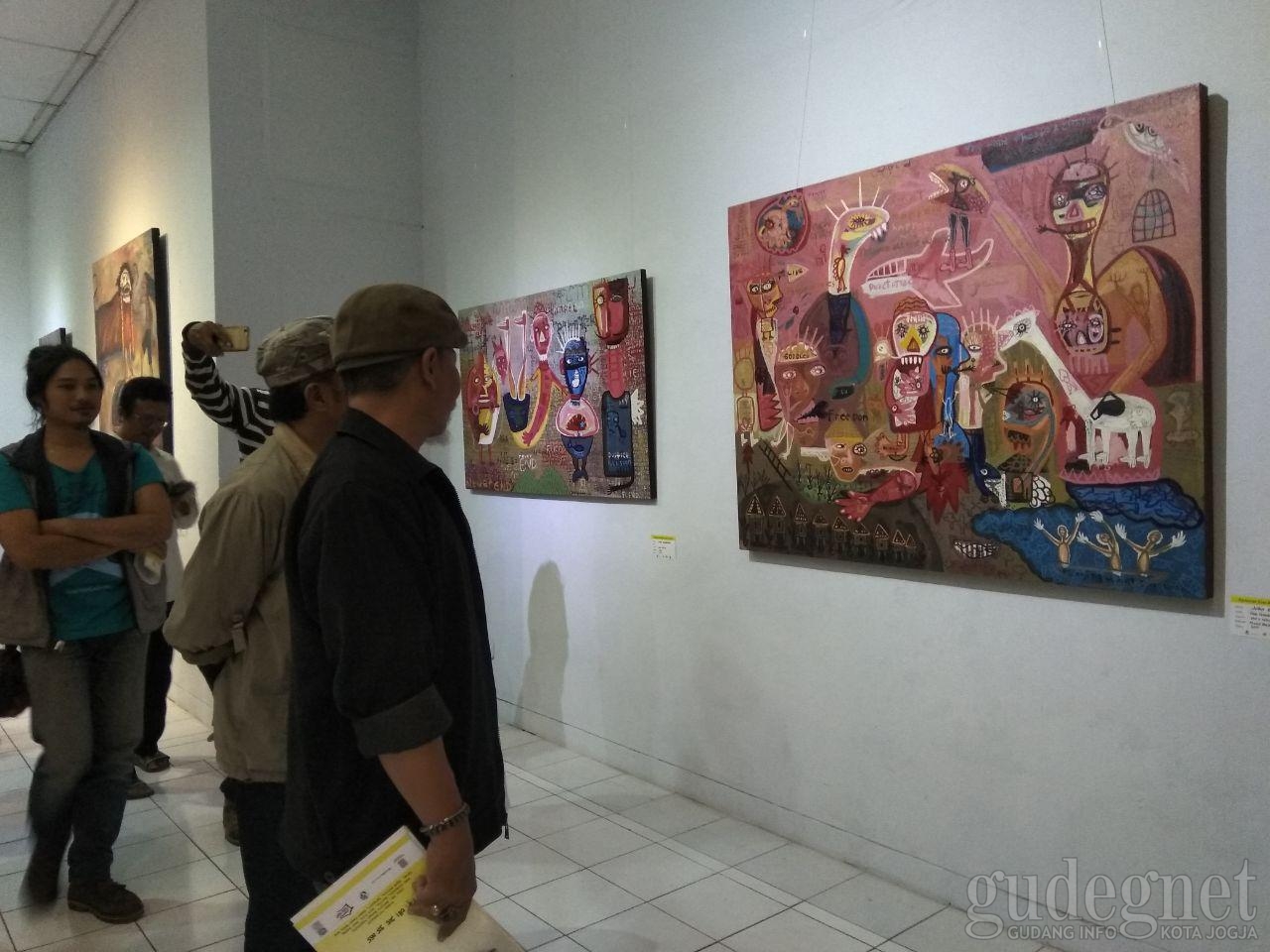 Melihat Sifat Binatang Pada Manusia di Pameran Instink