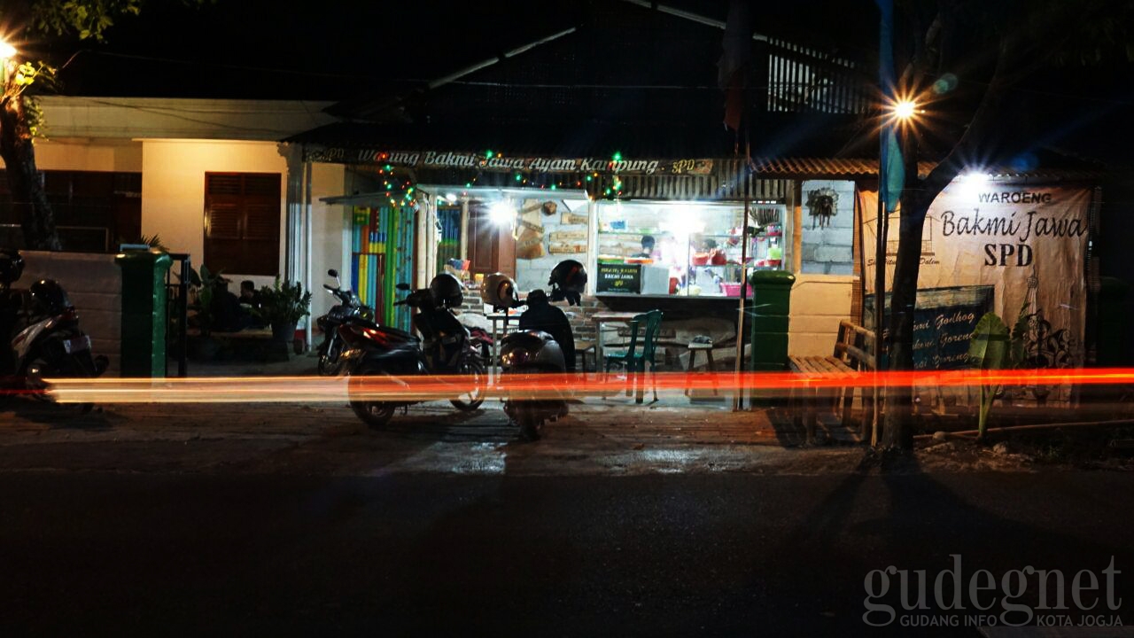 Kuliner Panas Pedas, Lezat Tanpa Garam di Warung SPD