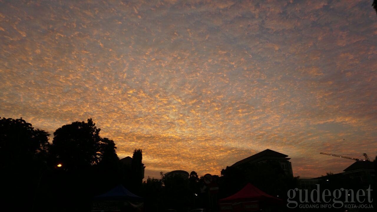 Cuaca Jogja Akhir Pekan Ini, Gelombang Laut Masih Tinggi