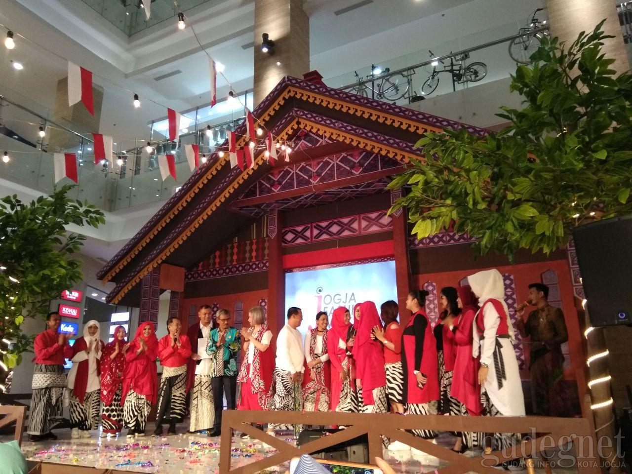 Jogja Fashion Week 2018 Hadirkan "Perspectrum"