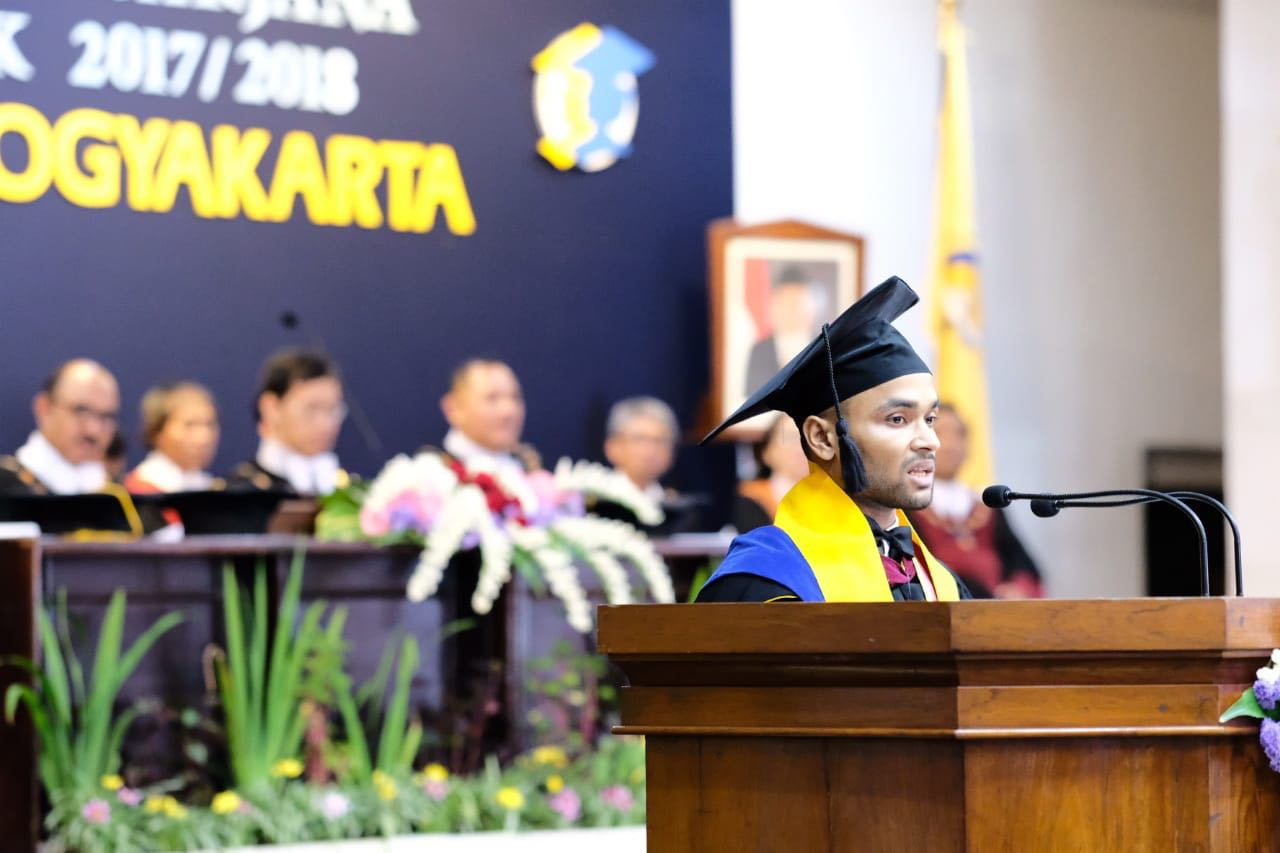  Wisuda  Periode IV 2022 2022 UAJY  Luluskan 802 Sarjana 