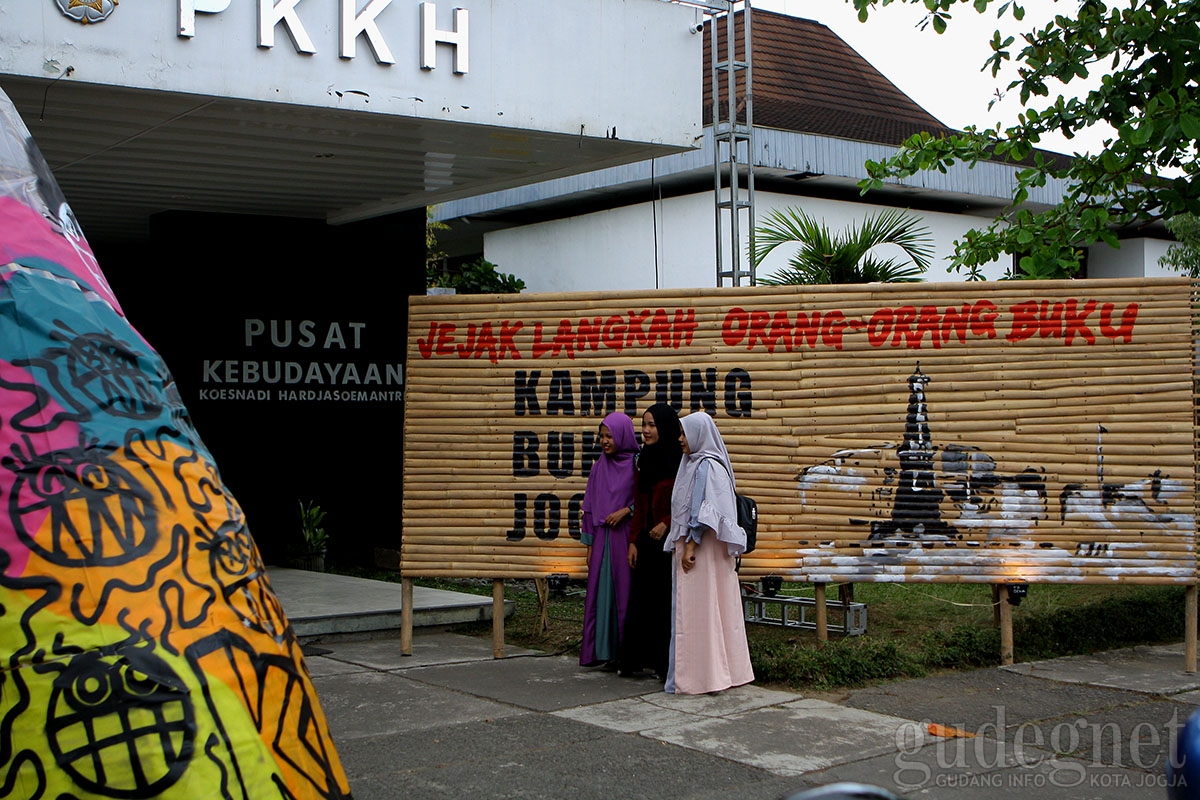 Kampung Buku Jogja PKKH UGM