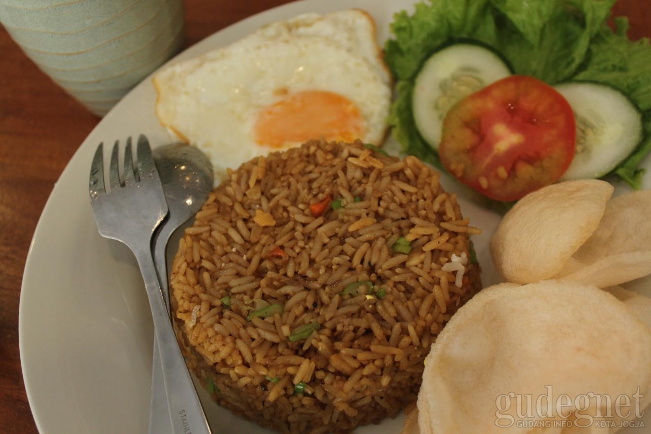 Kang Mas Wakas, dari Nasi Goreng Kambing Hingga Sate Taichan