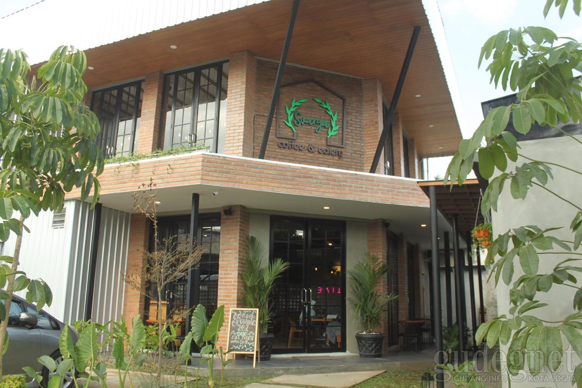 Svarga Coffee & Eatery, Suasana Nyaman dan Menu Premium