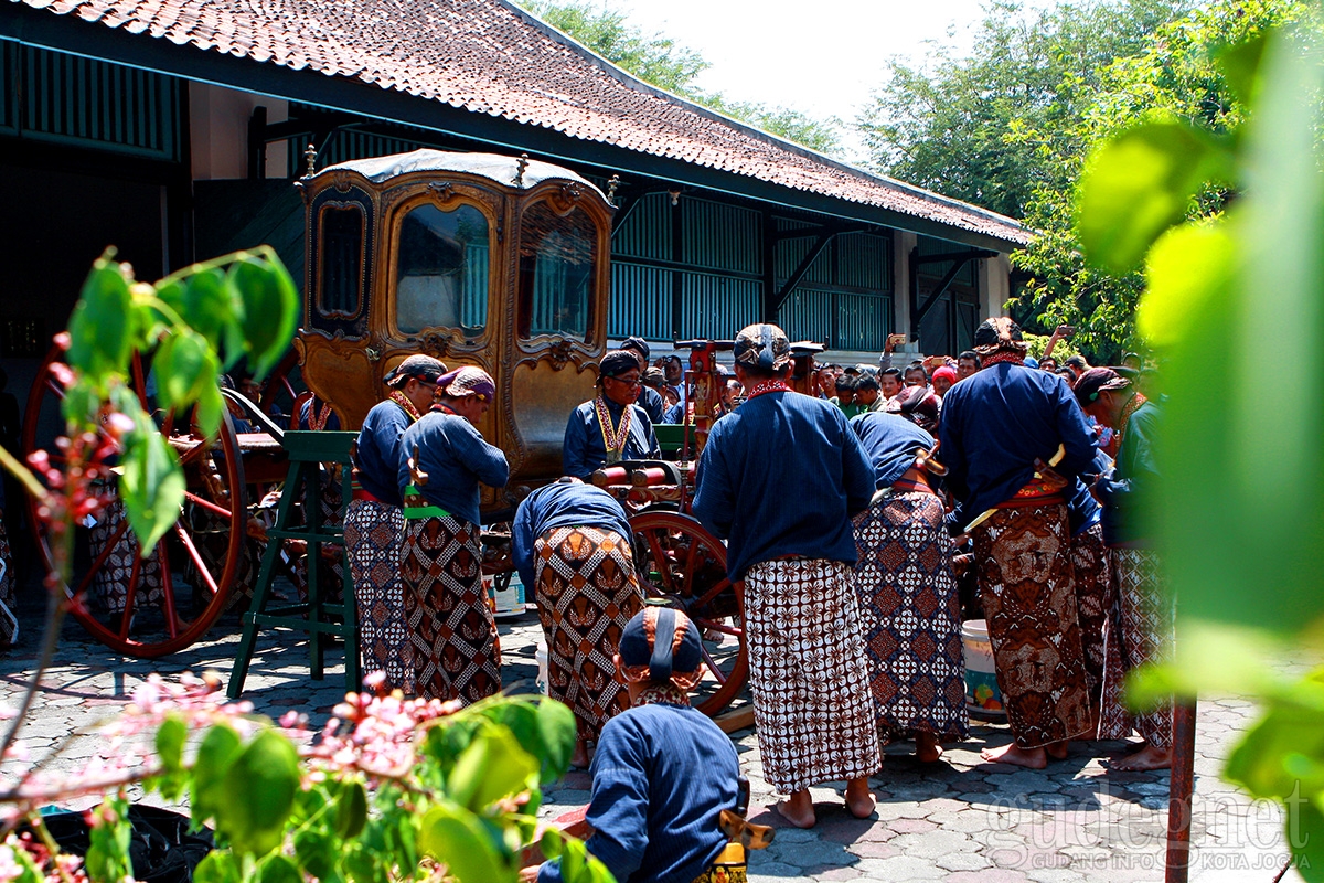 Kereta Pusaka Tertua Milik Keraton Dijamas