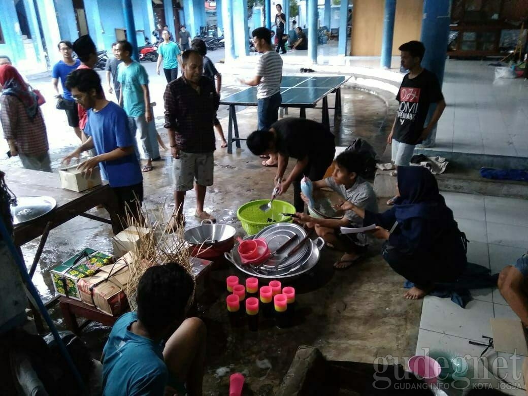 KAGAMACare Bantu Mahasiswa Sulteng di Jogja