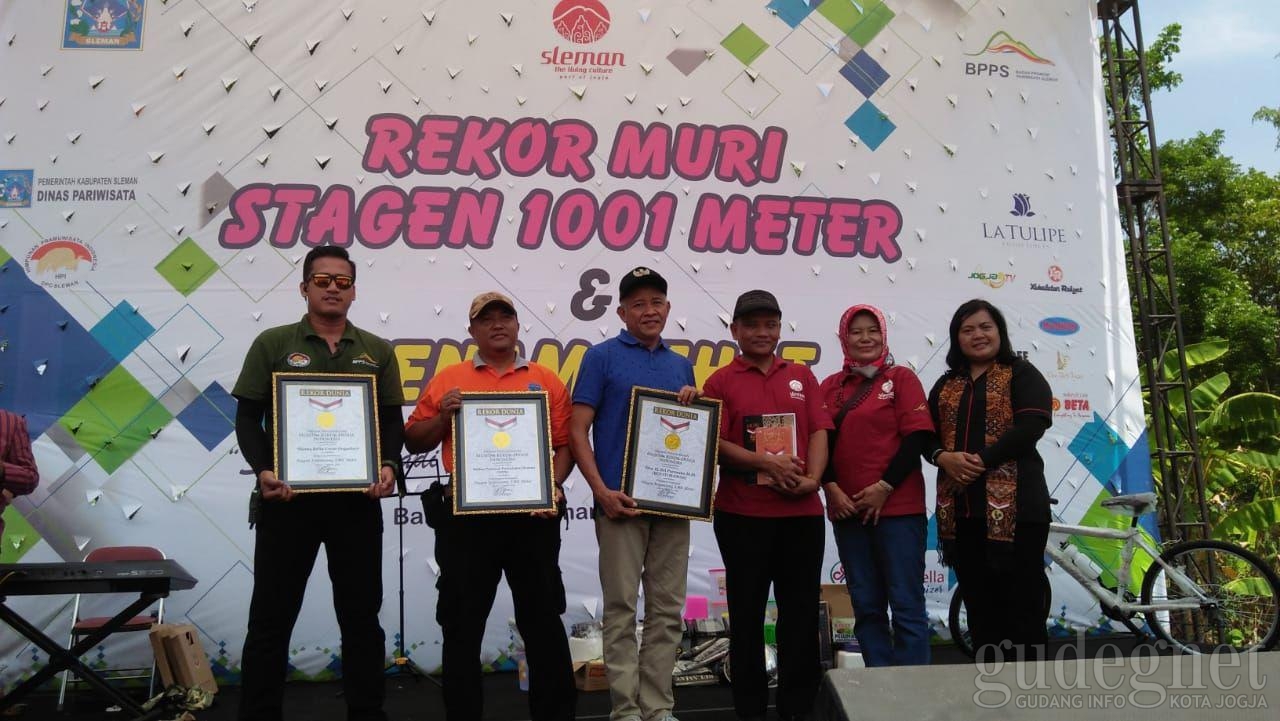 Stagen Sepanjang 1.016 Meter Pecahkan Rekor MURI 