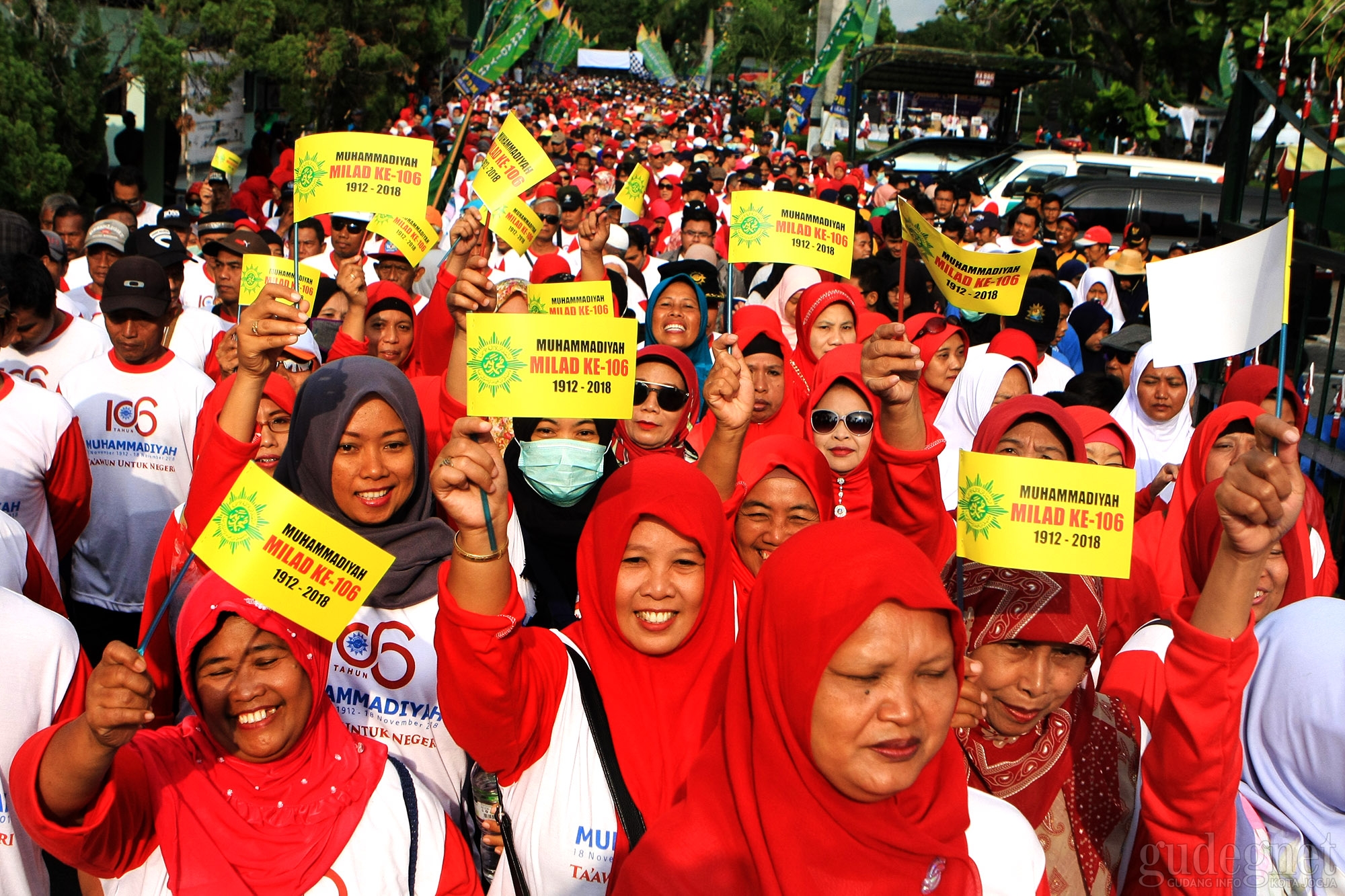 Ribuan Warga Muhammadiyah Ikuti Jalan Sehat dan Donor Darah