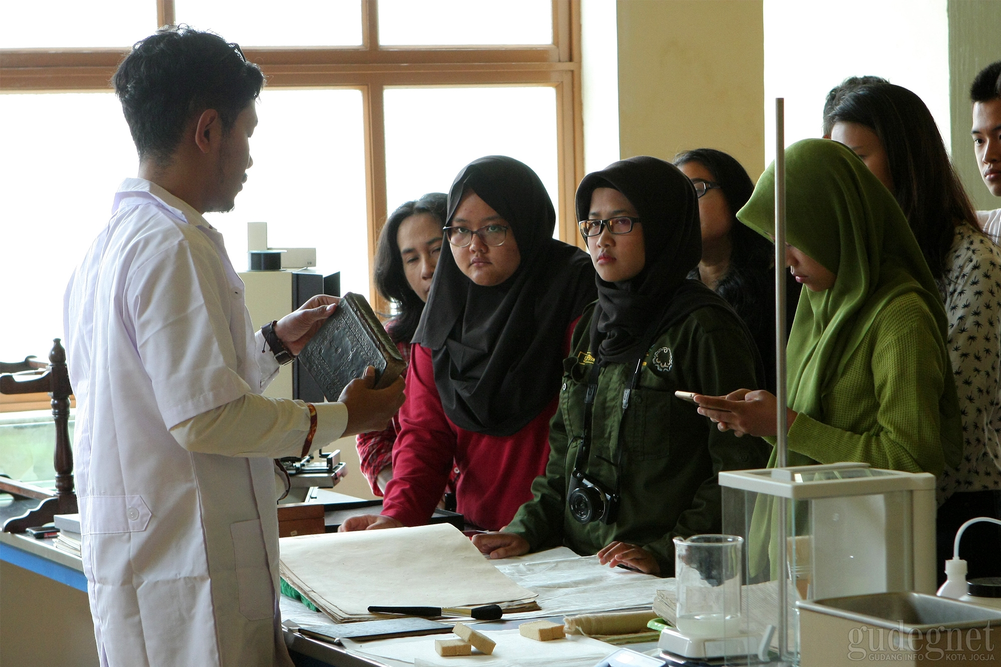 Demo Preservasi Manuskrip Naskah di Museum Sonobudoyo