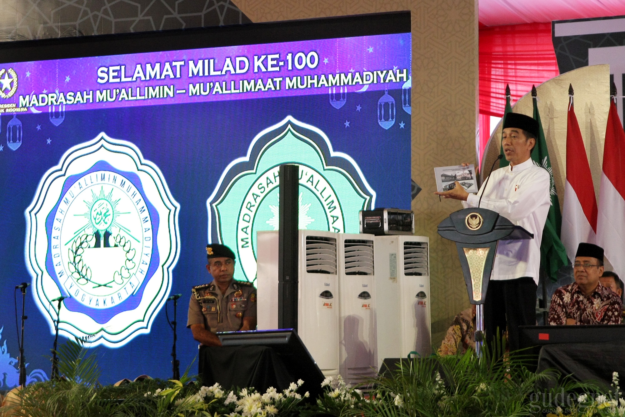 Jokowi Hadiri Milad 1 Abad Muallimin Muallimat