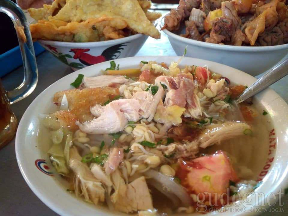 Sarapan Segar di Soto Ayam Lumayan Kang Sarman Kotagede