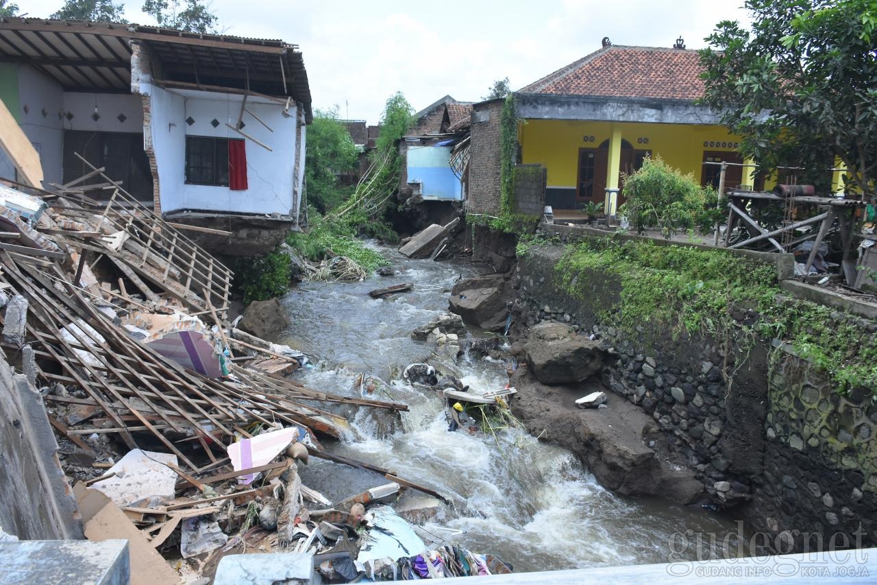 Cuaca Ekstrem, Satu Rumah di Kalasan Tergerus Abrasi Sungai