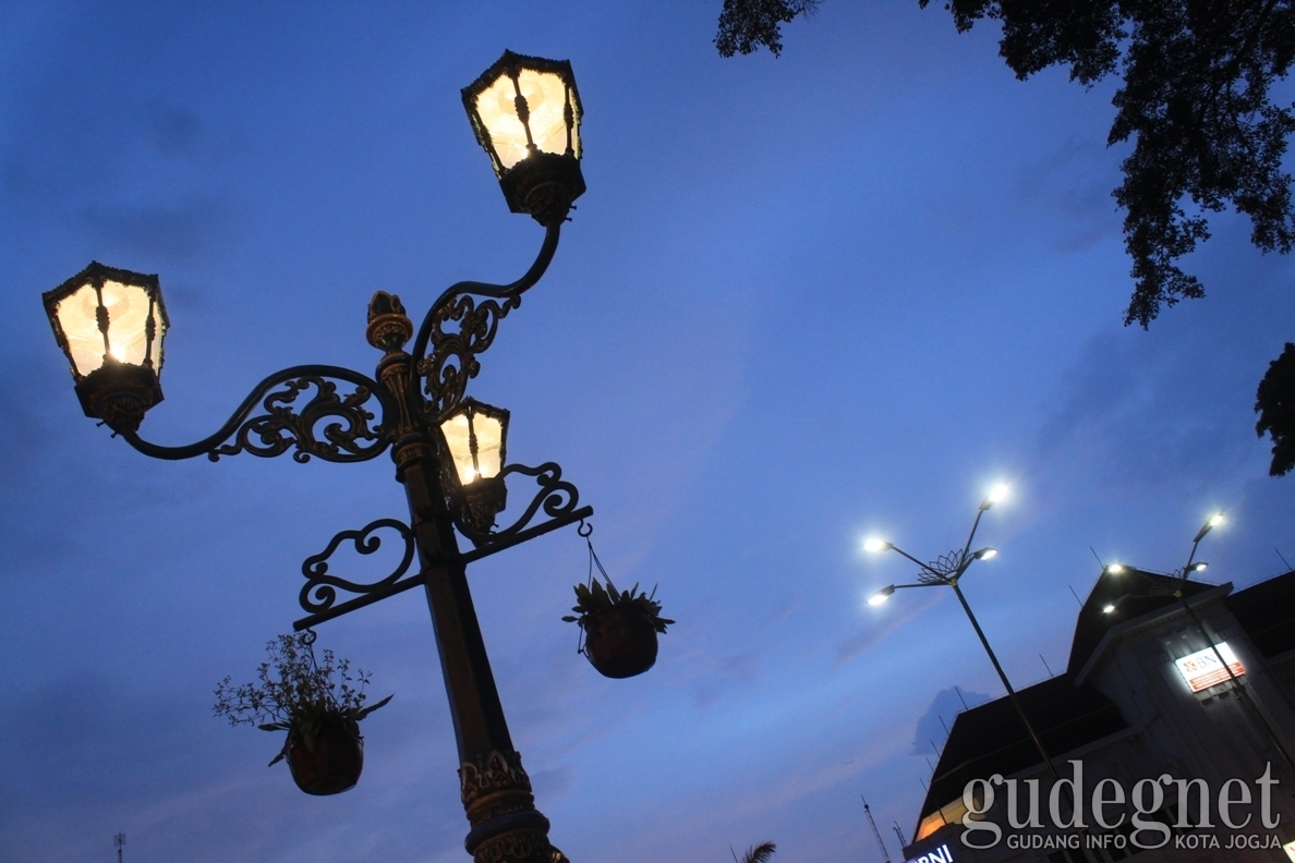 Cuaca Hari Ini, DIY Berawan  - Hujan RIngan