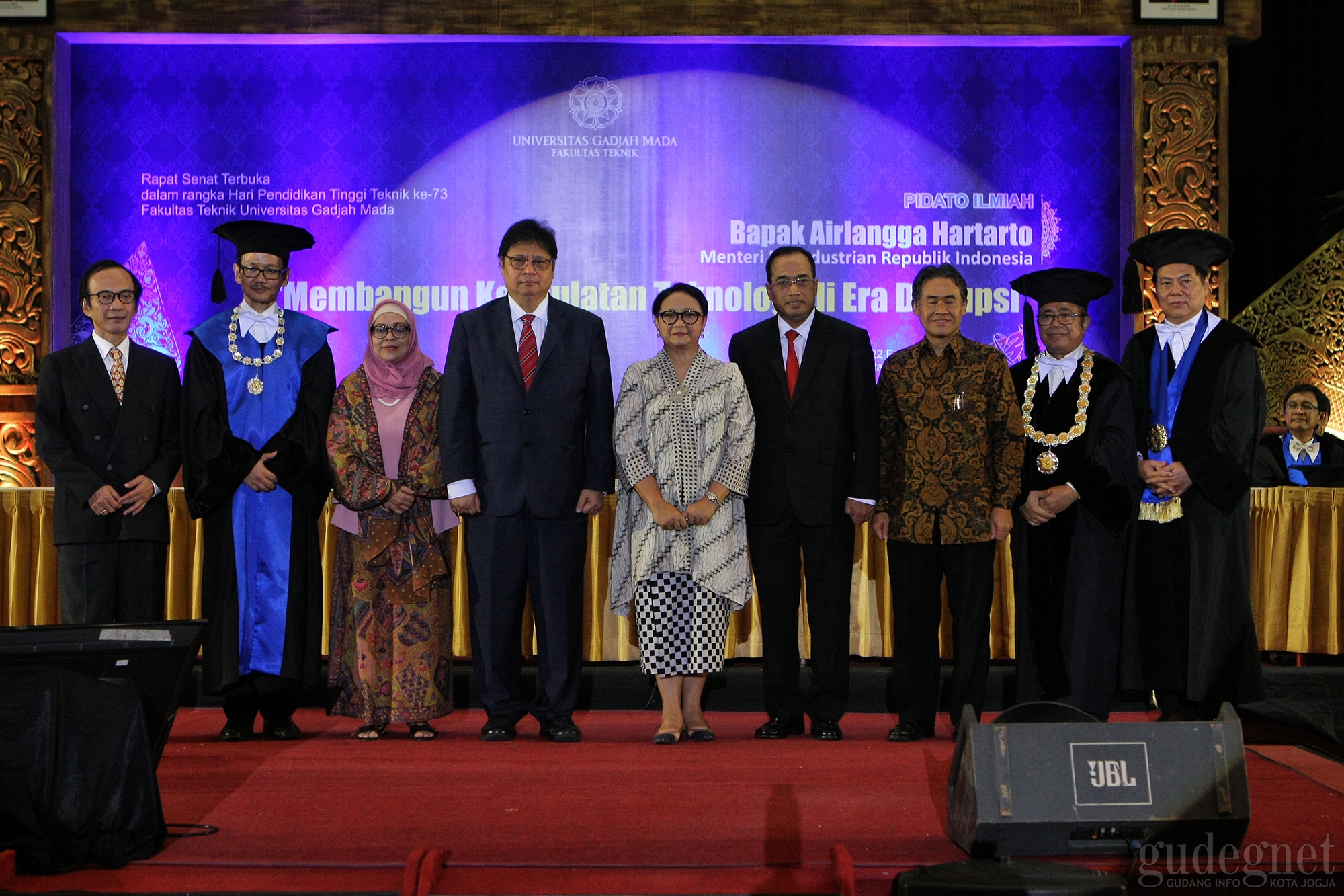 UGM Anugerahi Tiga Menteri Jokowi Herman Johannes Award