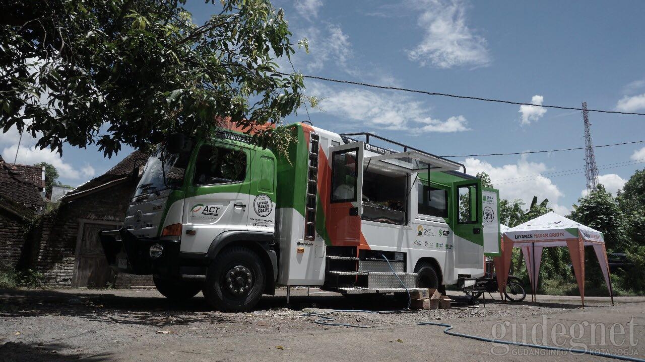 ACT Kerahkan Humanity Food Truck untuk Korban Banjir Bantul