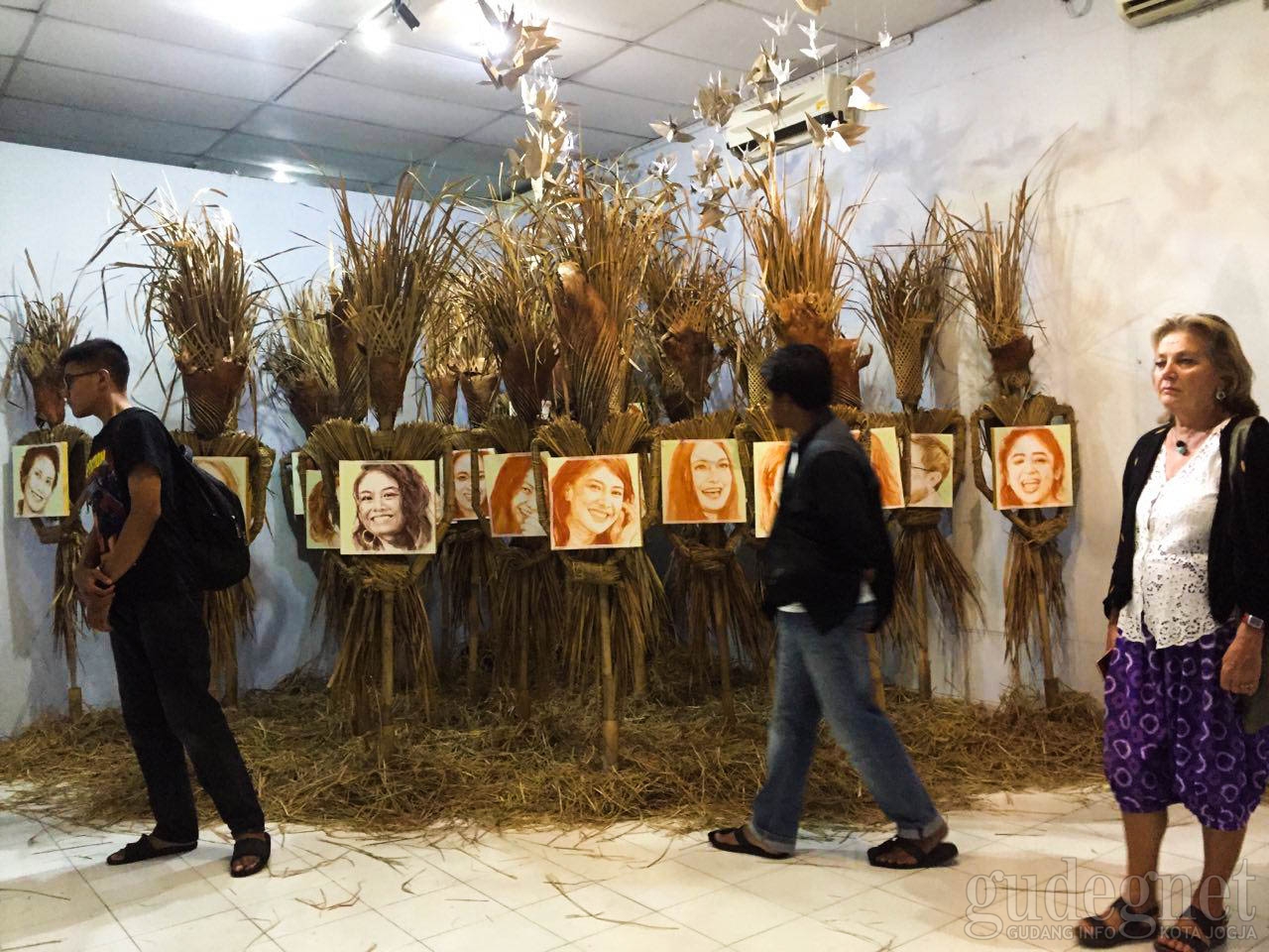 Pameran 'Memedi Sawah' Hadirkan Wajah-wajah Tertawa