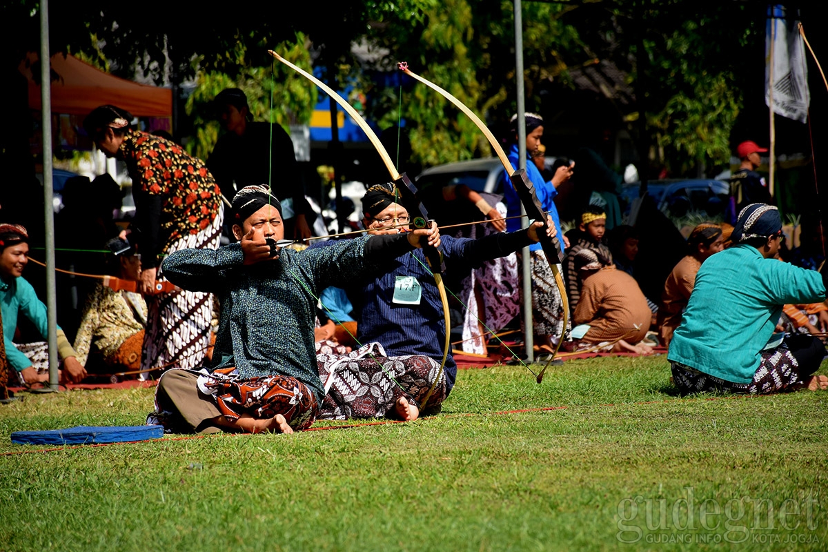 281 Pemanah Ramaikan Lomba Jemparingan HUT 103 Sleman