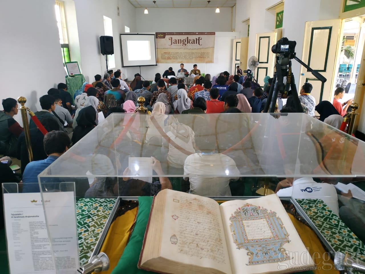 Pakualaman Pamerkan Naskah dan Manuskrip Al Quran Ratusan Tahun