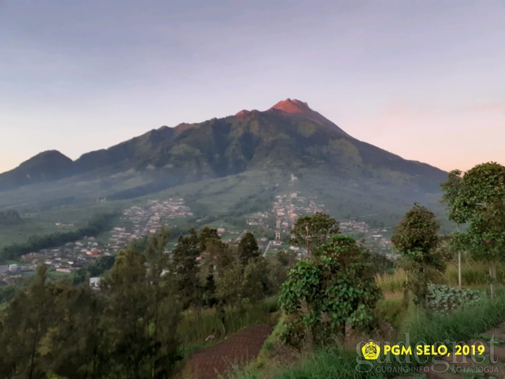 Kondisi Merapi Terkini: Gugurkan Lava Empat Kali