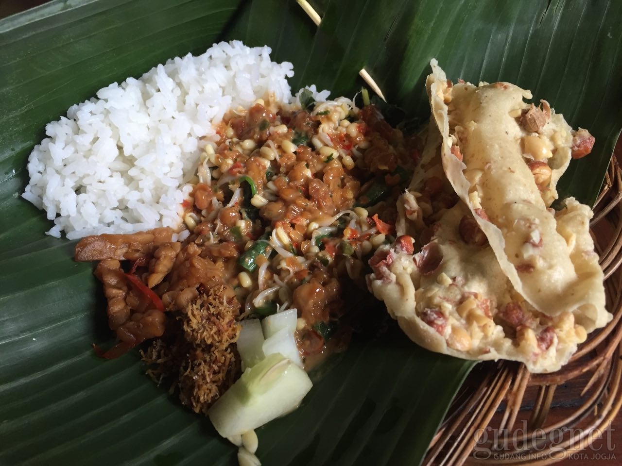 Pecel 57, Paduan Pas Manis, Pedas, dan Gurih