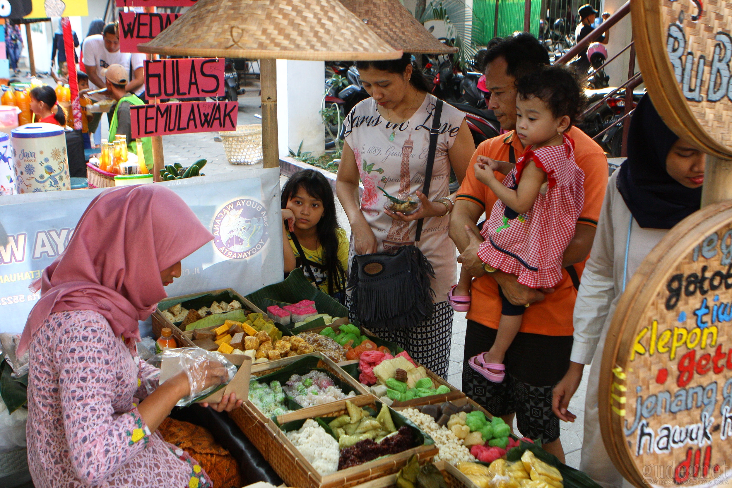 210 Stan Kuliner dan Barang Jadul Numplek di Pasar Kangen Jogja