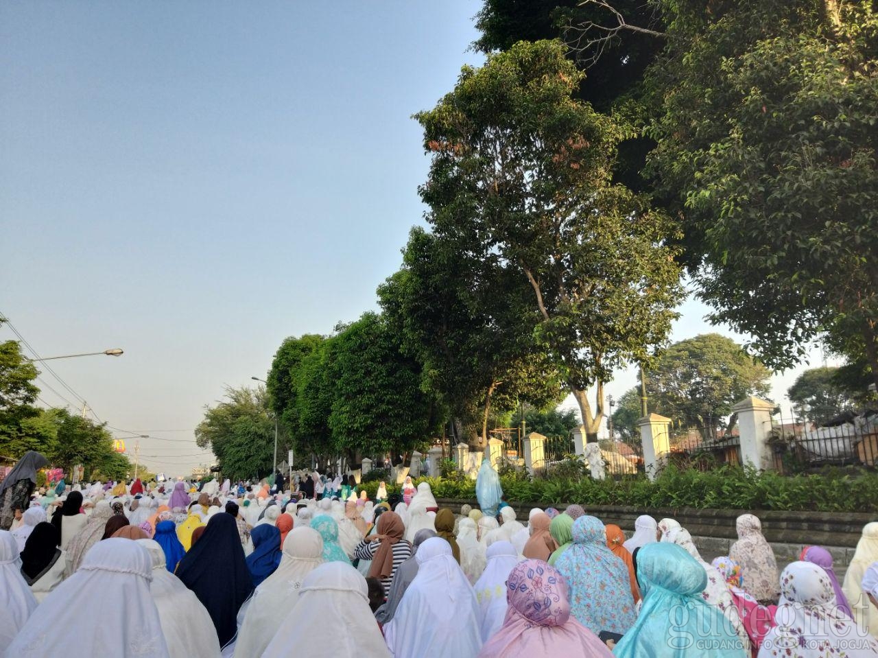 Salat Iduladha di Pakualaman, Khidmat dan Singkat