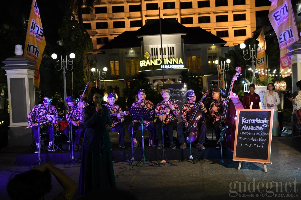 Orkes Nahoga Bawa Nostalgia Keroncong ke Malioboro