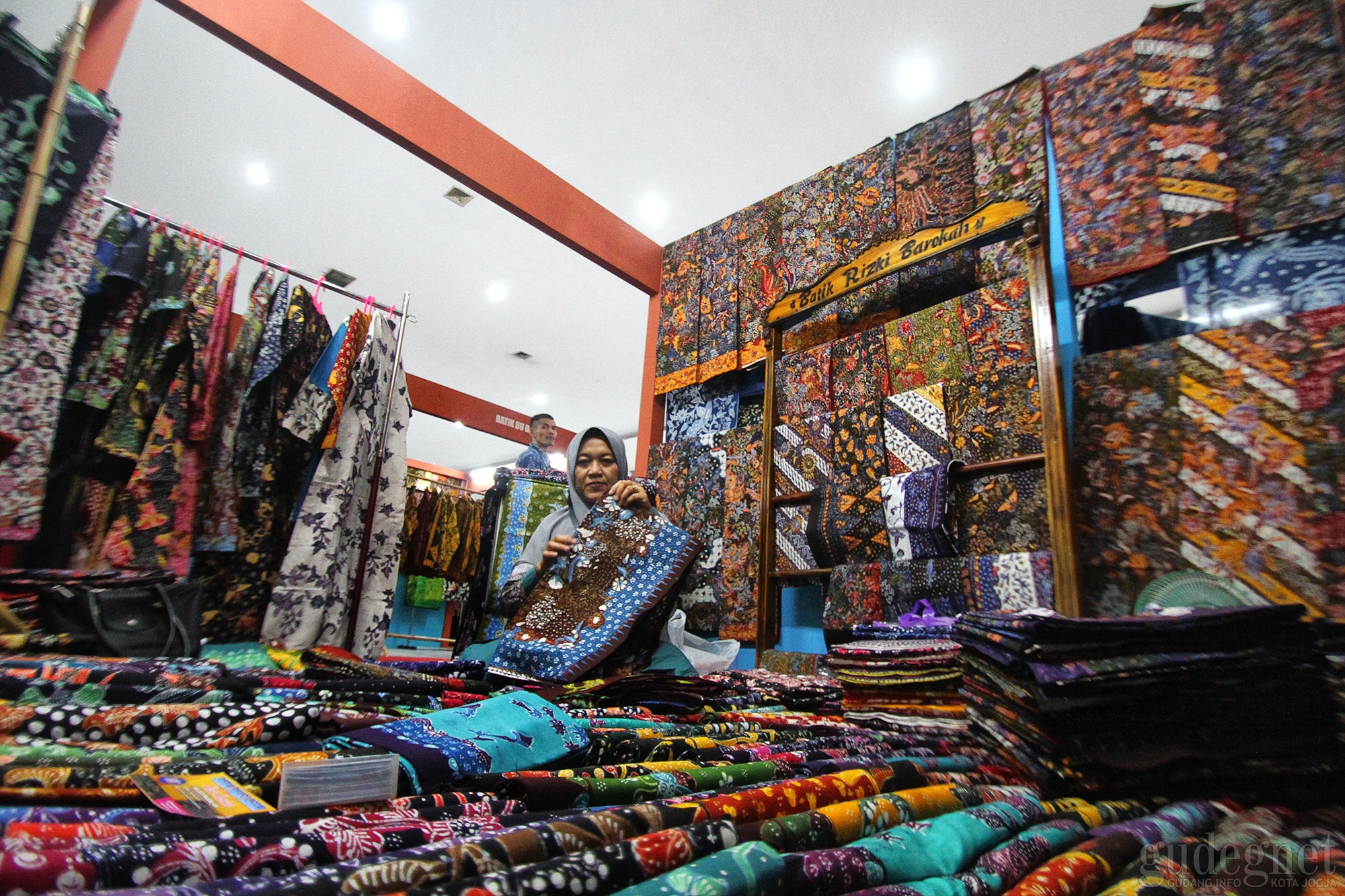 Ratusan IKM Ikuti Pameran Batik Nusantara Mendunia di JEC