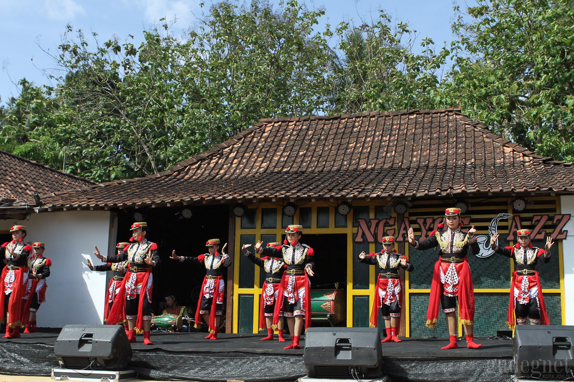 Tari Angguk Sripang Laras Buka Panggung Molo Ngayogjazz 2019