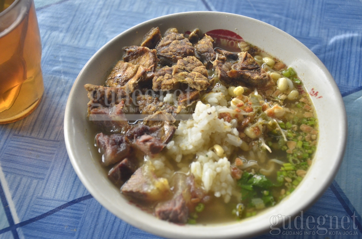  Soto Pak Syamsul, Kuliner Lezat di Pasar Colombo  