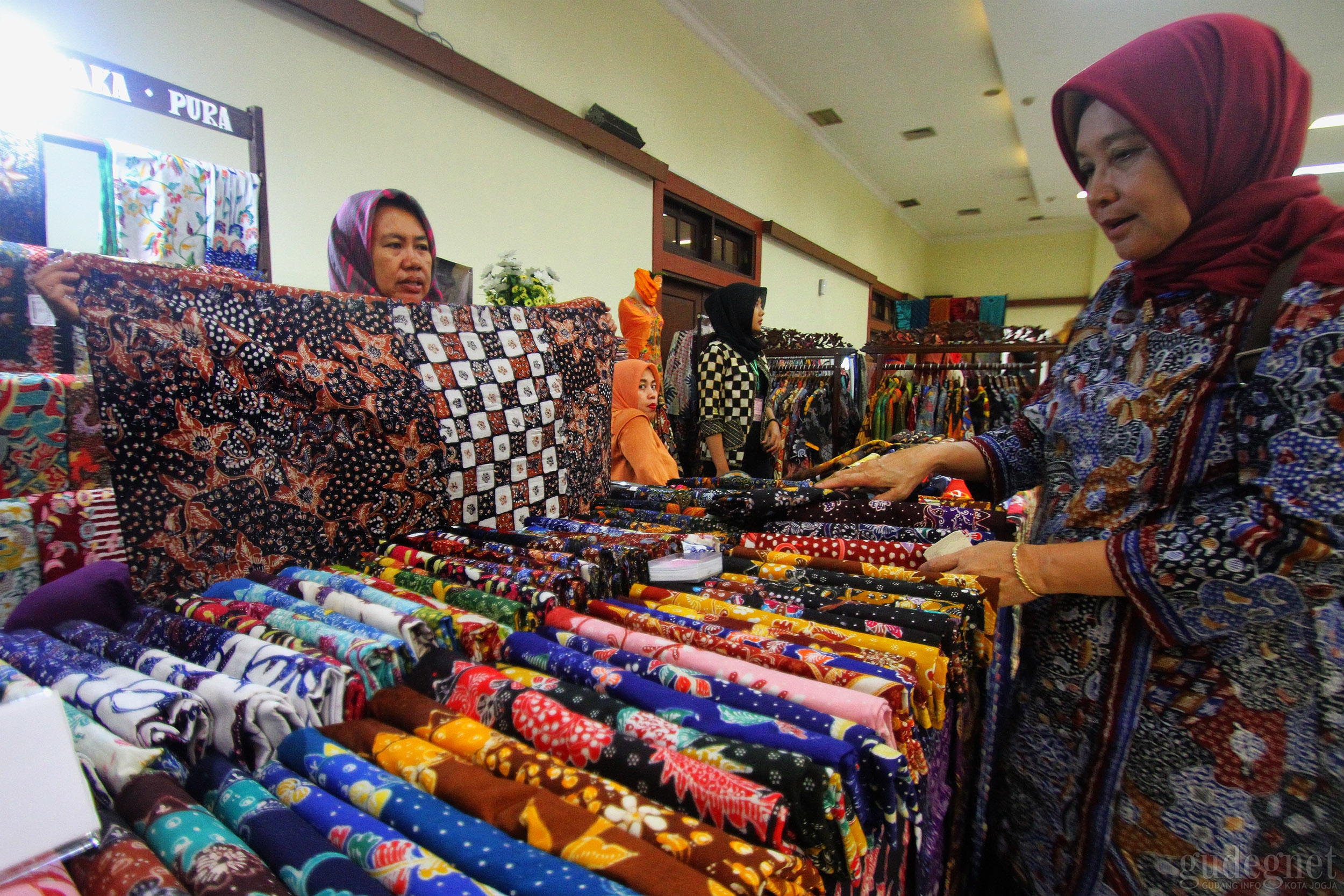 Dies Natalis ke-70, UGM Gelar Festival Batik Nusantara