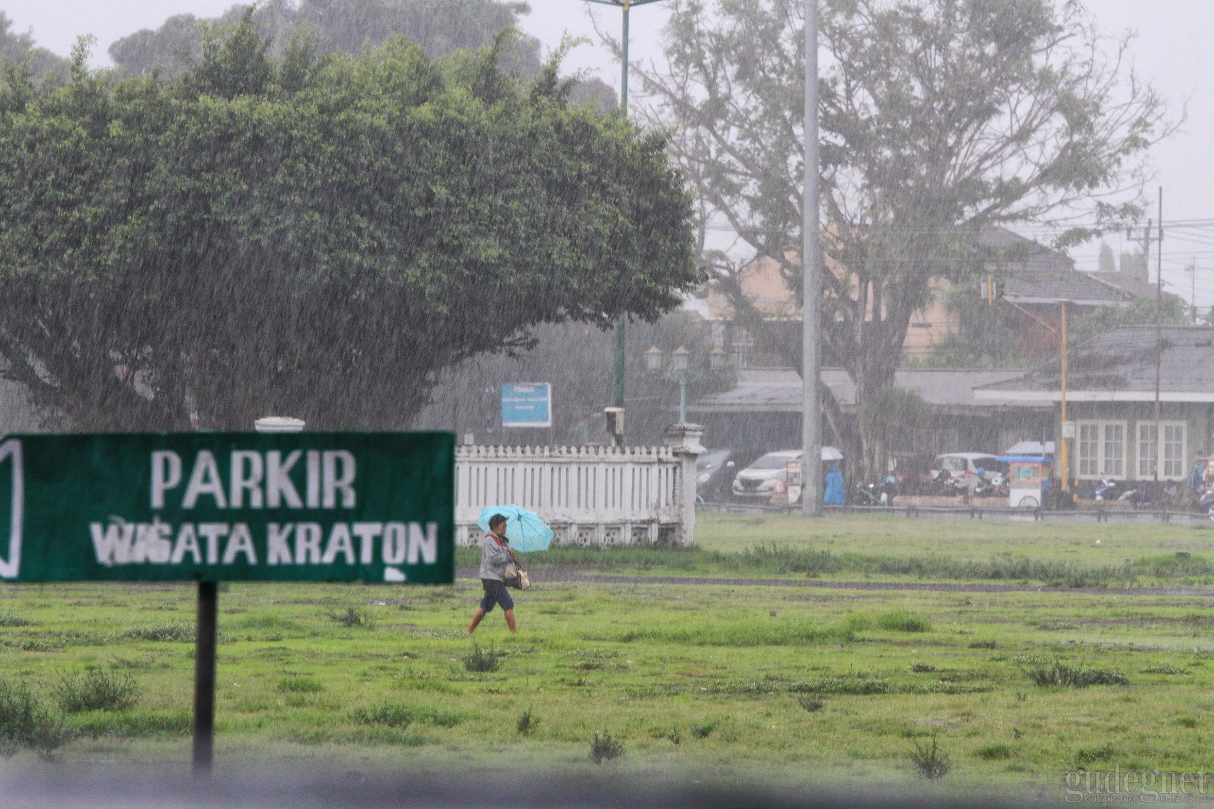 Sultan Minta Masyarakat DIY Tingkatkan Kewaspadaan 