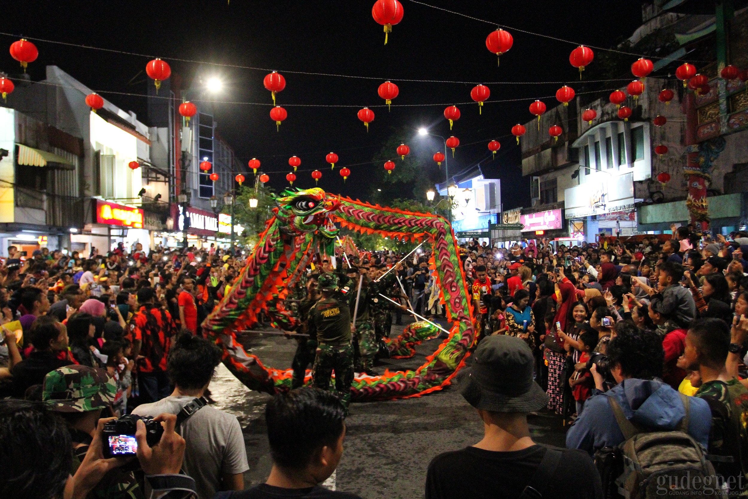 Naga Doreng Hingga Reog Pukau Penonton Karnaval Imlek